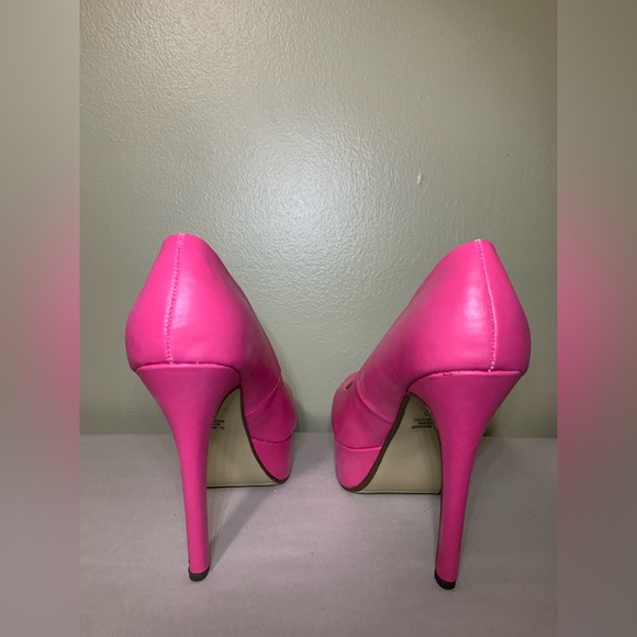 Women’s Delicious Platform Stilettos. Color: Fuschia. Size: 9. Never worn. - Picture 4 of 7